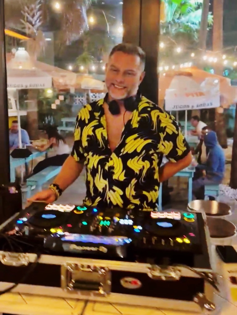 Robbie Deejay